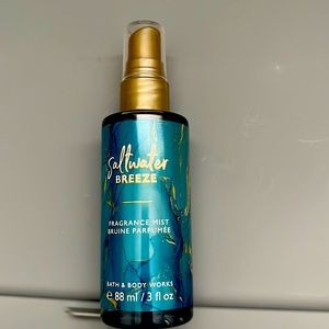 Bath & Body Works
Brand New
Saltwater Breeze 
Fragrance Mist
3 fl oz /88mL